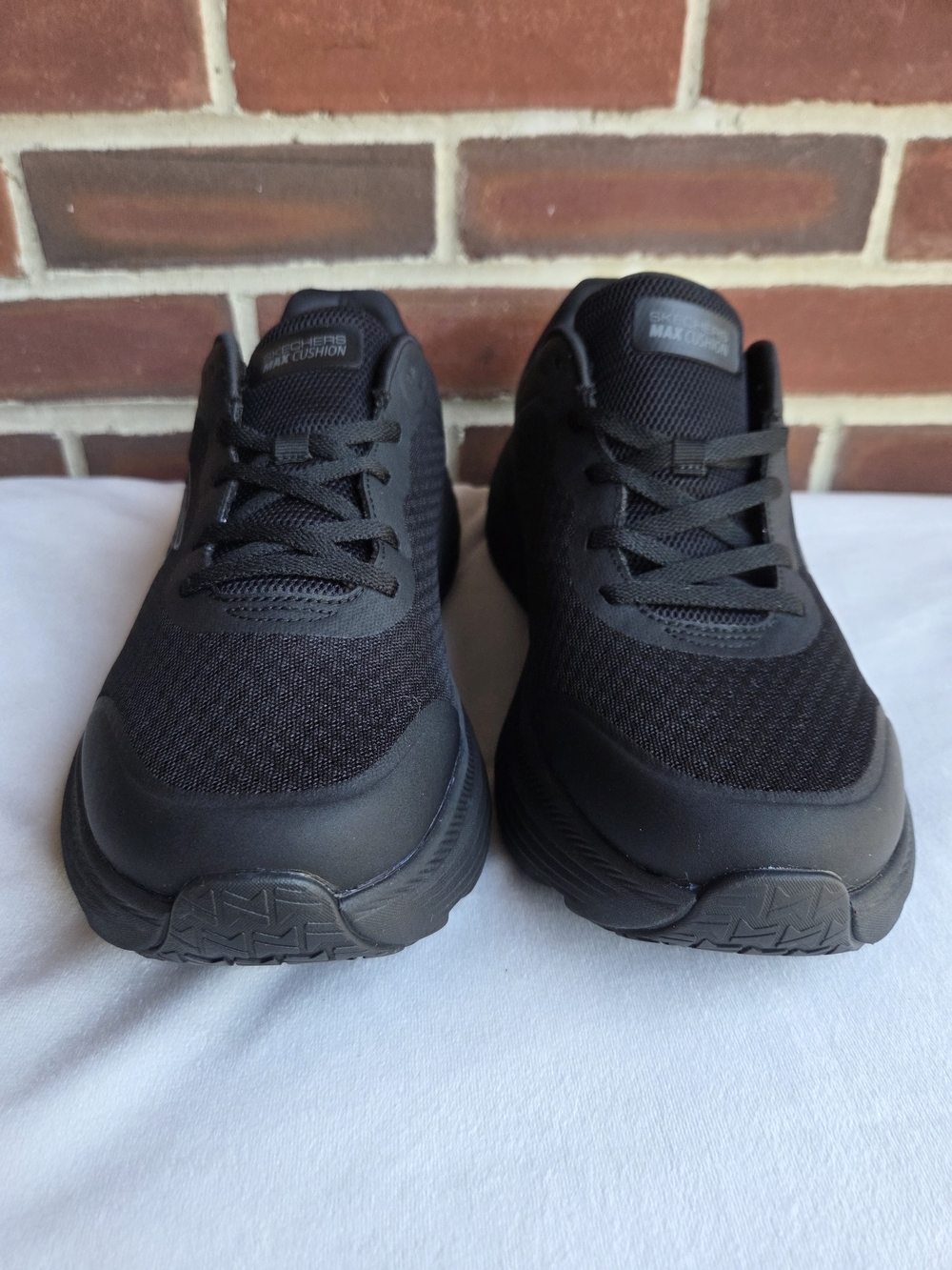 Skechers Max Cushion Men’s US 10 UK 9 Black Running Walking Shoes - Picture 7 of 11